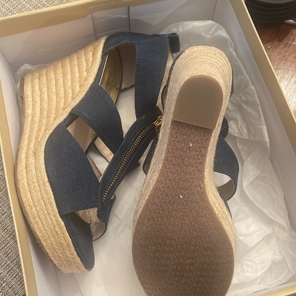 Michael Kors Blue Denim Wedge Sz 8 - Picture 2 of 3